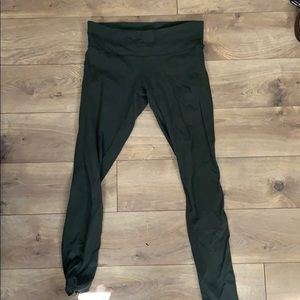 Dark green lululemons